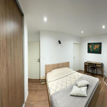Chez Christian Et Valerie Apartment Rocbaron Bagian luar foto